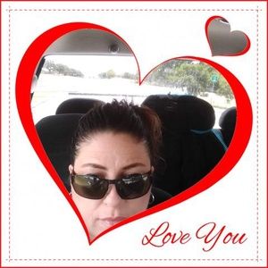 Meet your Posher, Dena